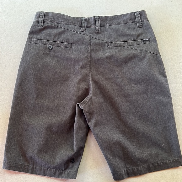 Volcom Shorts (33) - Picture 4 of 9
